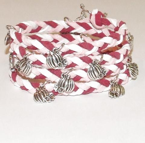 Wikkel armband met bedels wit/roze