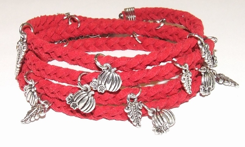 Wikkelarmband rood 67112 | Rode wikkelarmband met bedels