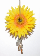 Oorbel bloem 6411 | Bloemoorbel  met bedels geel/oranje GTST 